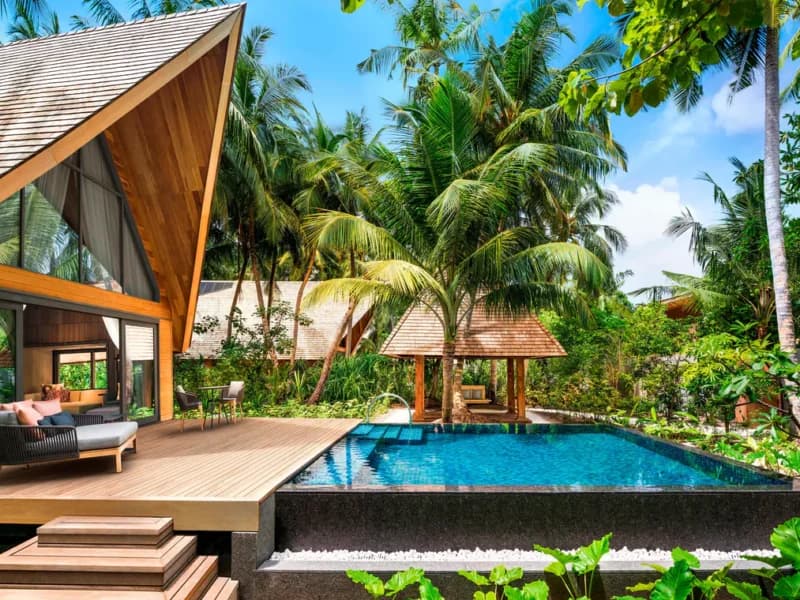 Garden pool villa surrounded by tropical foliage at St. Regis Vommuli