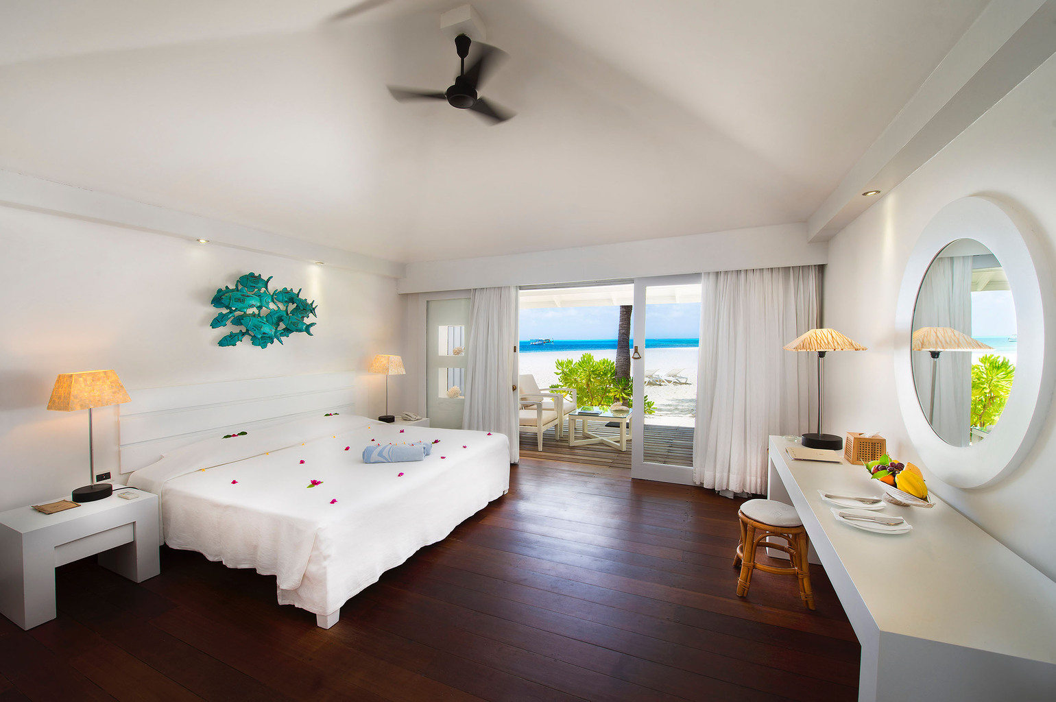 Beach Bling at Diamonds Thudufushi Maldives - photo 1