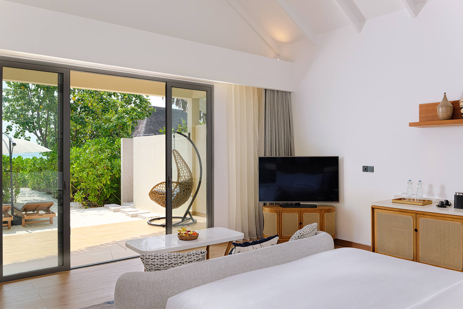Beach Villa – King at dusitD2 Feydhoo Maldives - photo 1