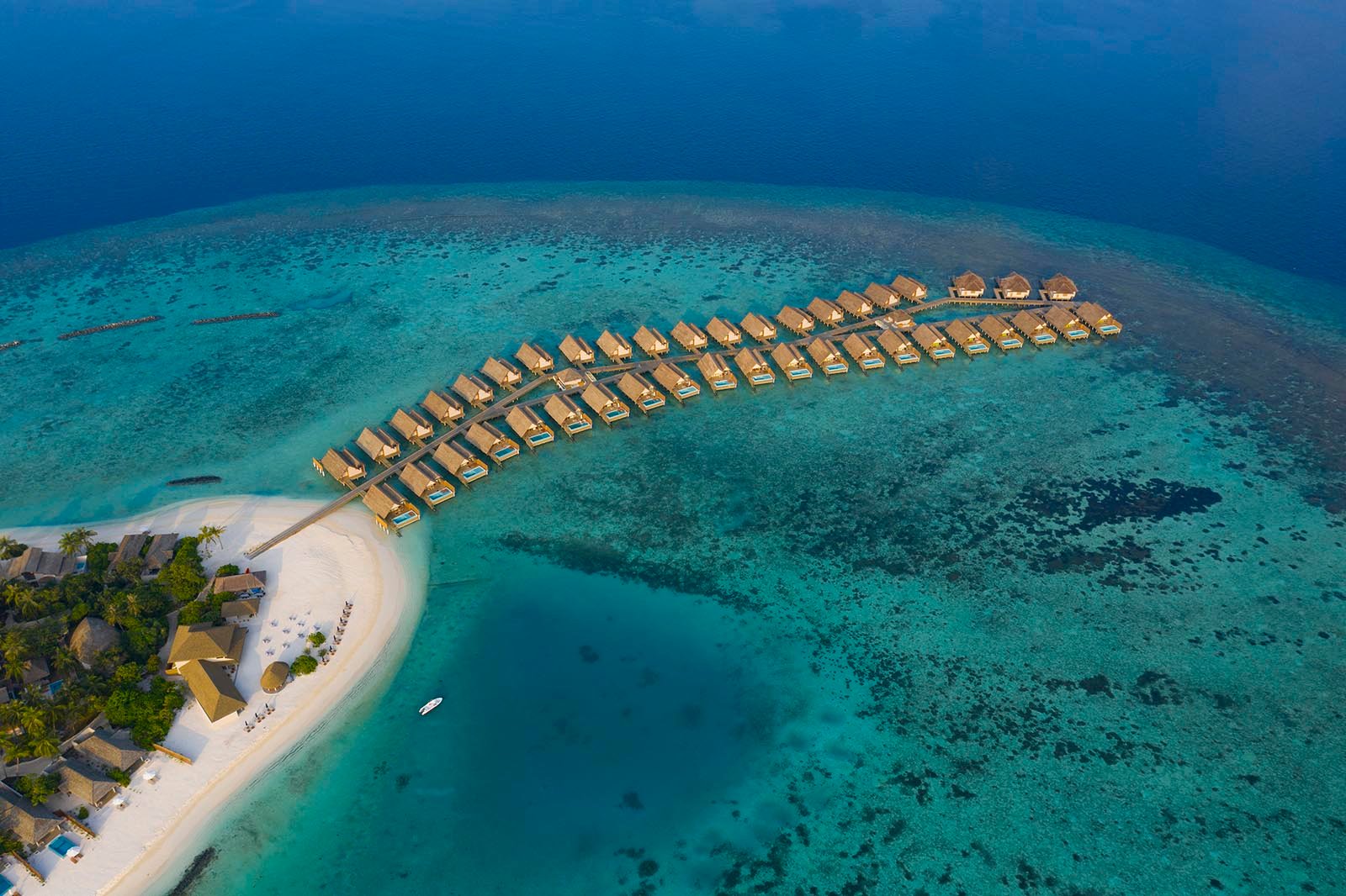 Emerald Faarufushi Resort & Spa