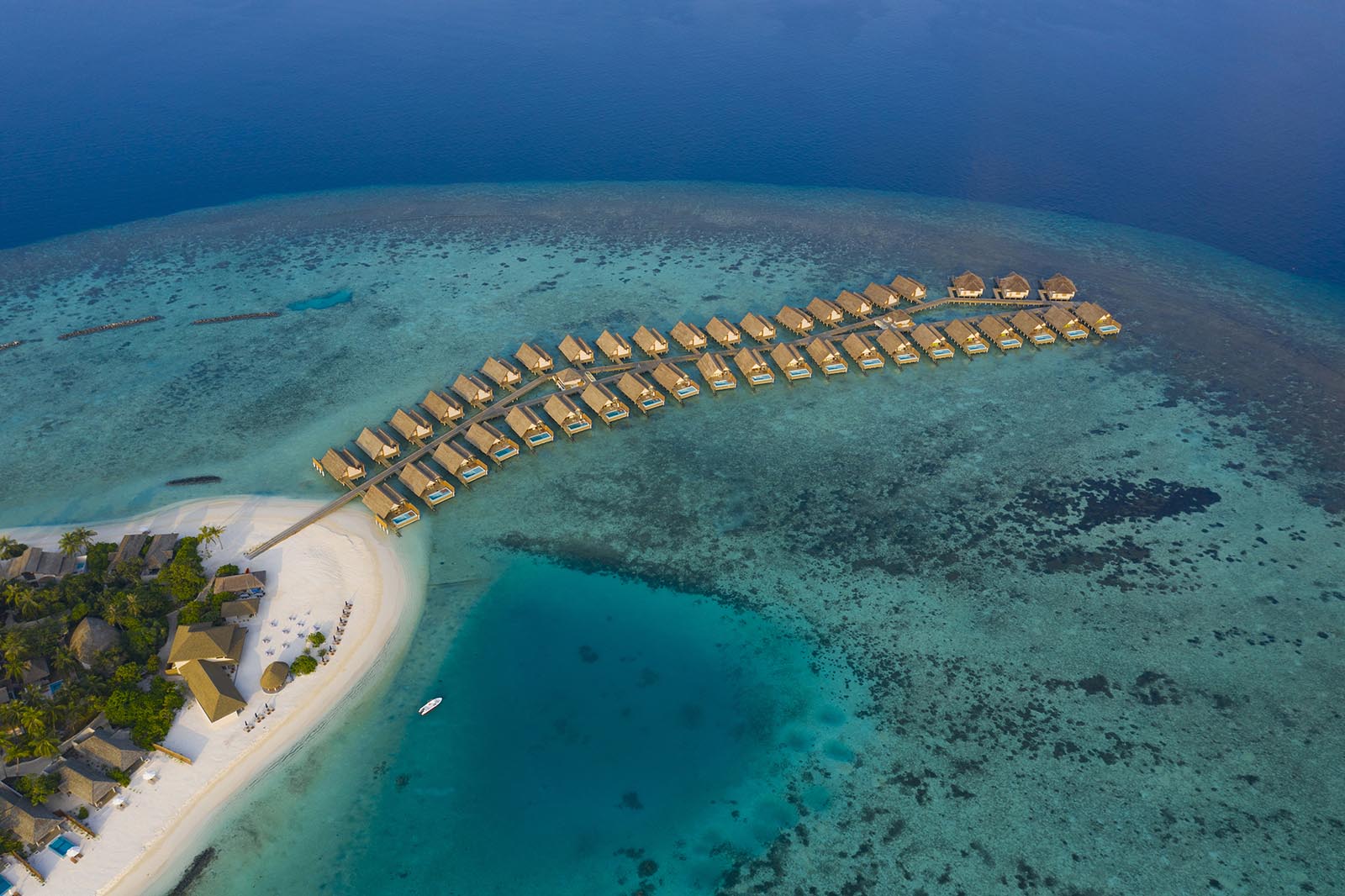 Emerald Faarufushi Resort & Spa