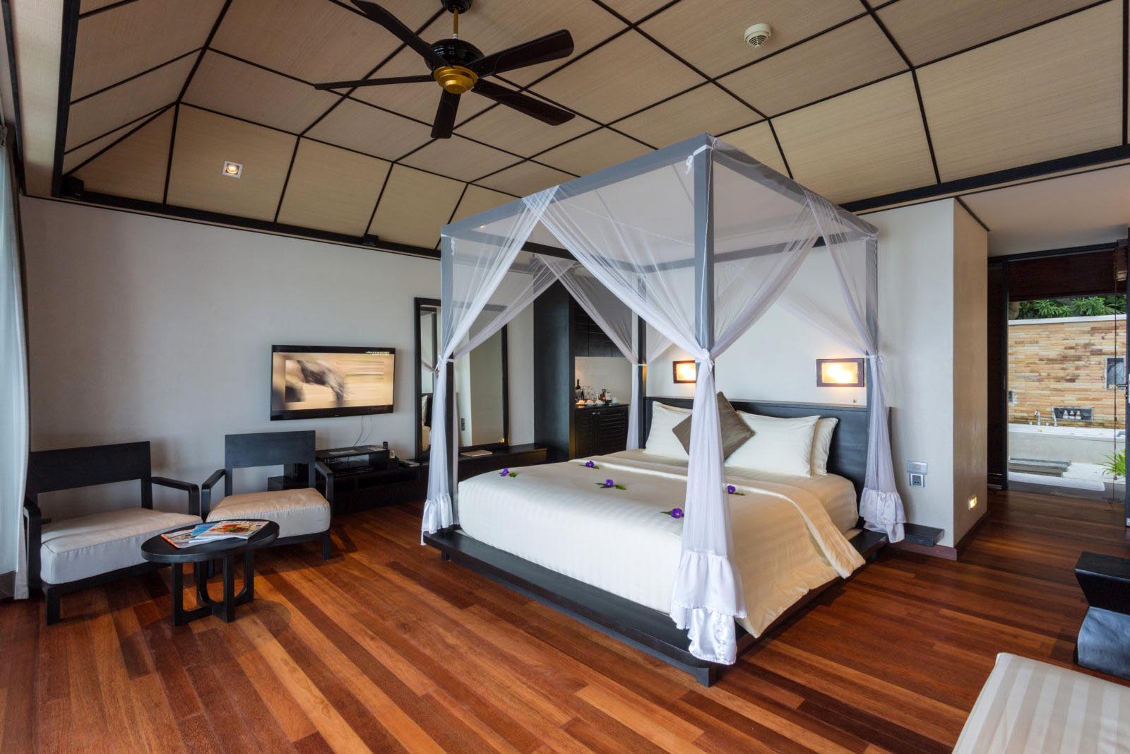 Lagoon Villas at Lily Beach Resort & Spa - photo 1
