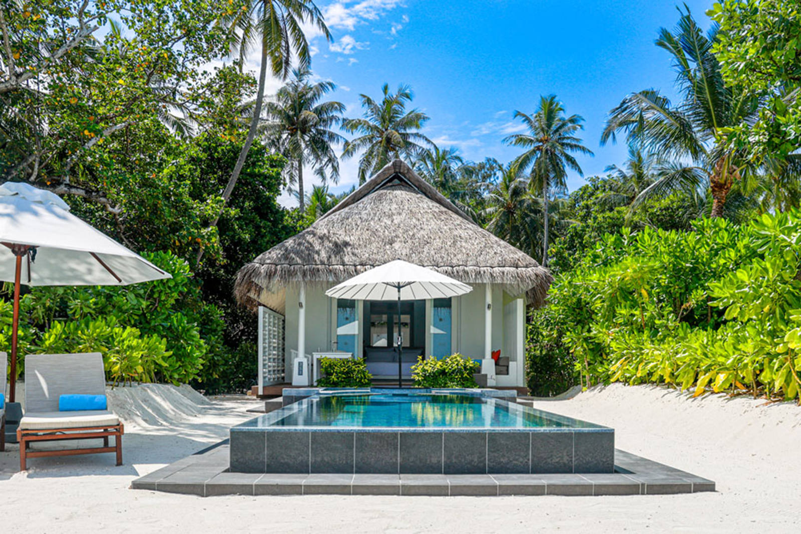 Romantic Beach Pool Villa at LUX* South Ari Atoll - photo 1