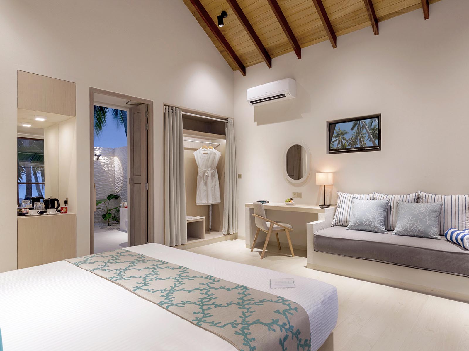 Beach Villa at Malahini Kuda Bandos Resort - photo 1