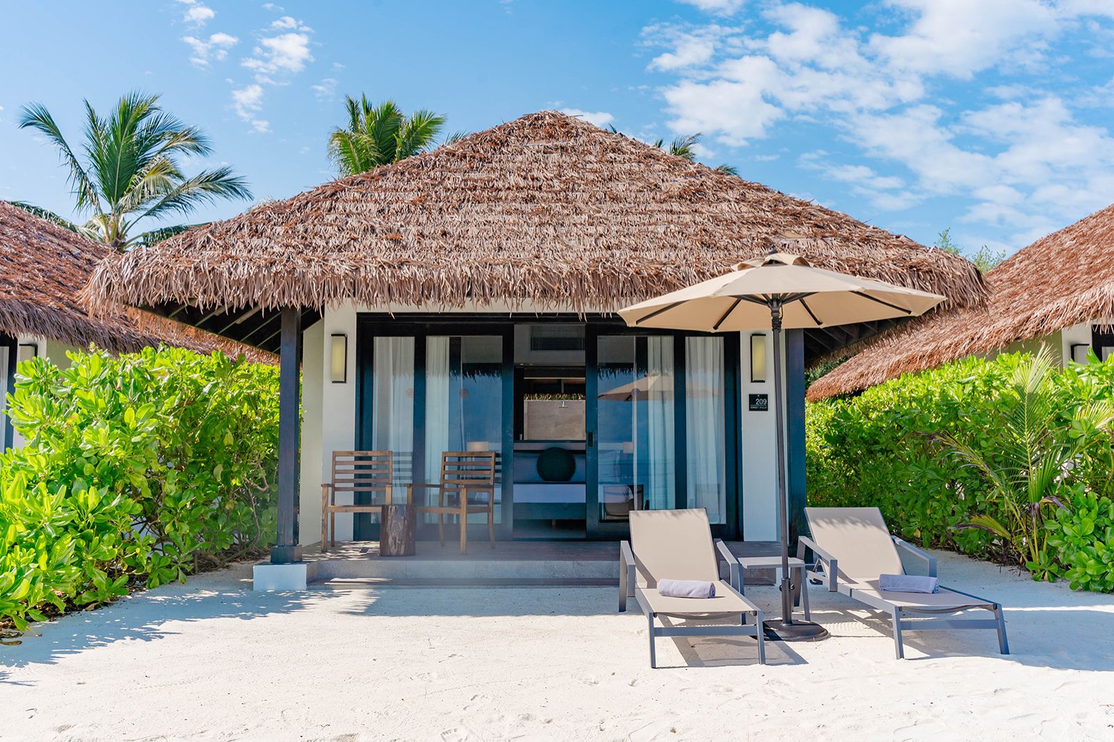 One Bedroom Beach Villa at NOOE Maldives Kunaavashi - photo 1