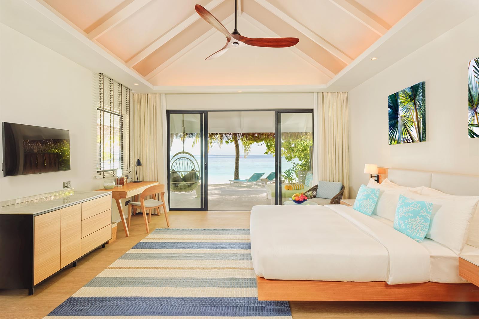 Sunset Beach Villa with Jacuzzi at Nova Maldives - photo 1