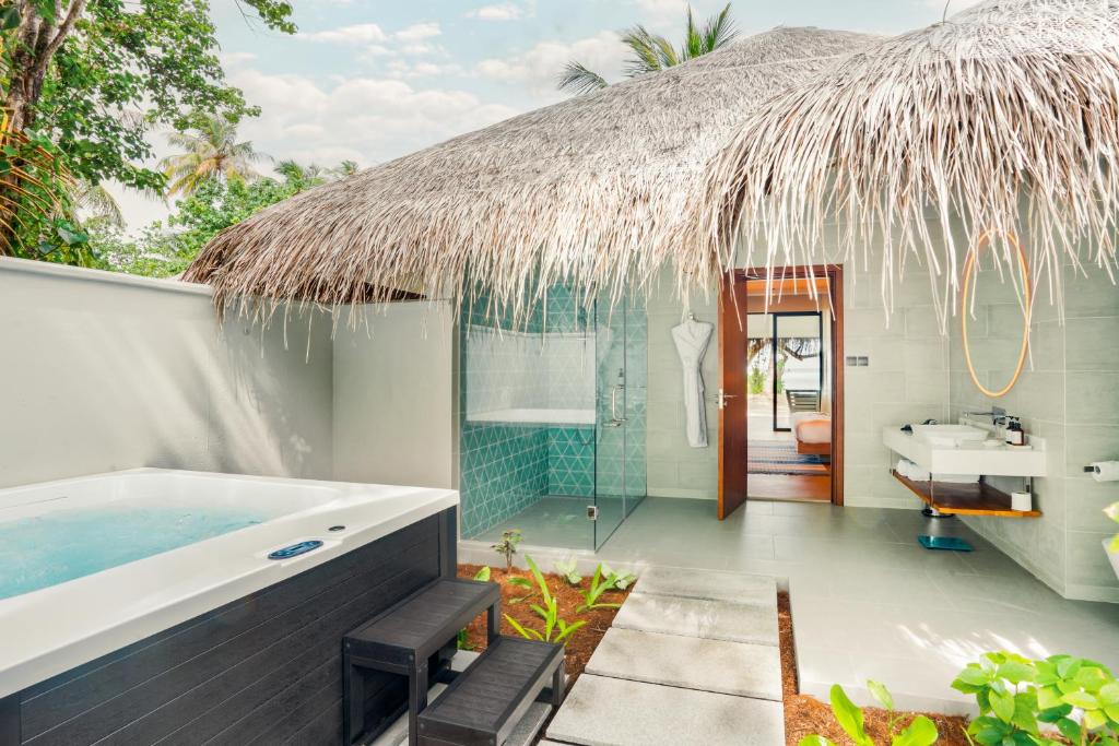 Sunset Family Beach Villa with Jacuzzi at Nova Maldives - photo 1