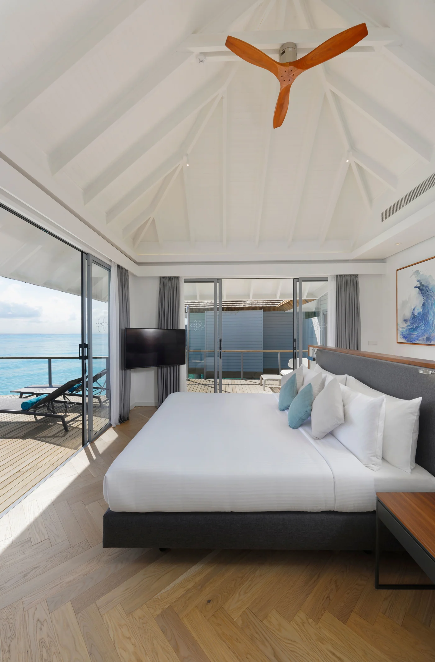 OUTRIGGER Maldives Maafushivaru gallery image 1