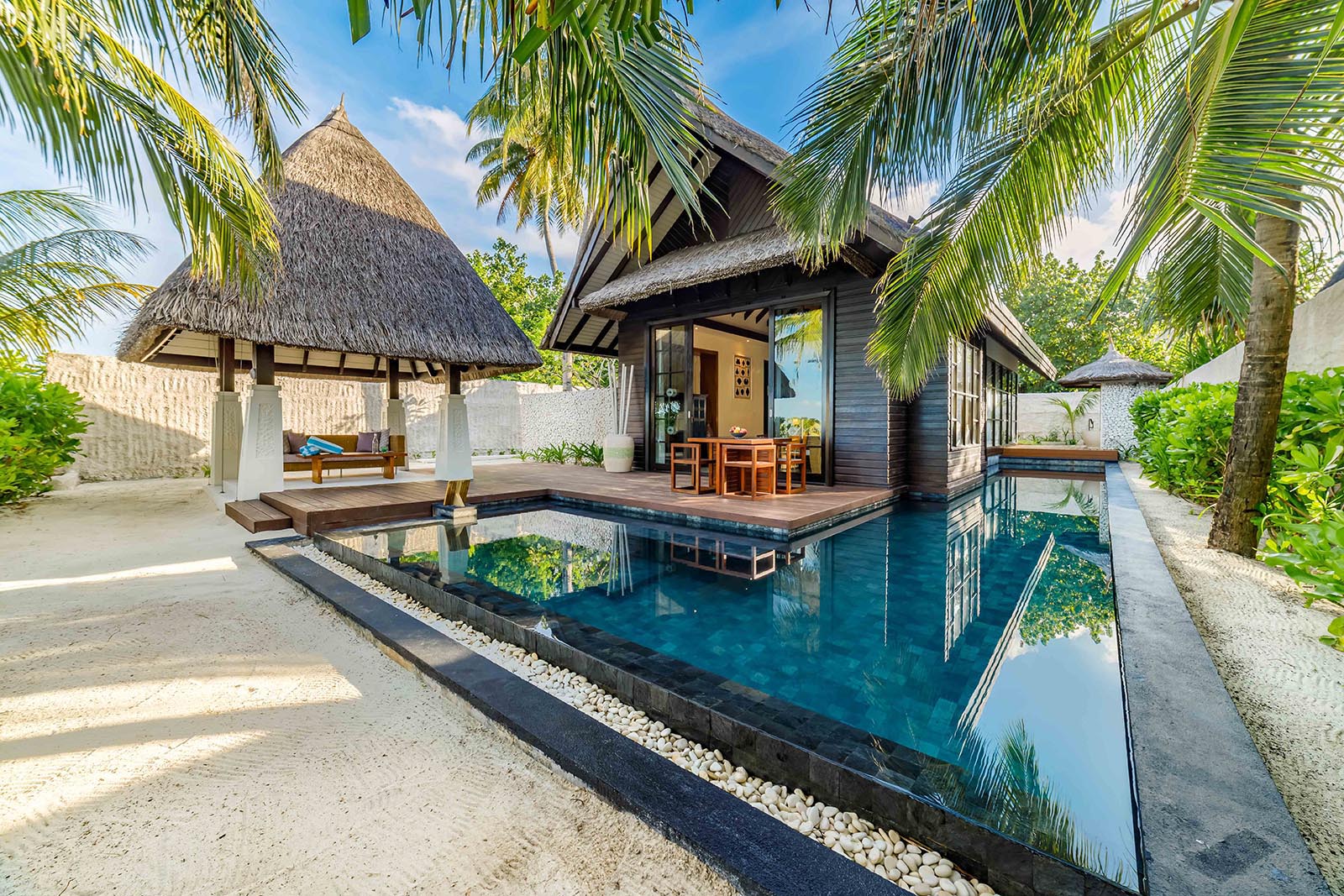 Earth Pool Villa Sunrise at Ozen Reserve Bolifushi - photo 1