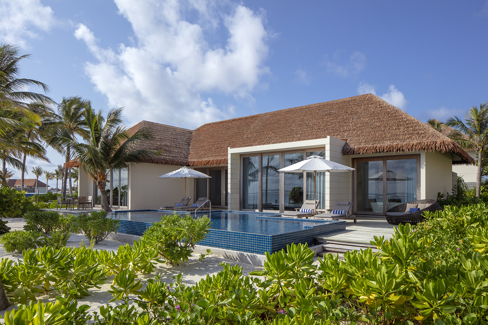 Beach Villa - 2 Bedrooms – Pool & Sunset View at Radisson Blu Resort - photo 1