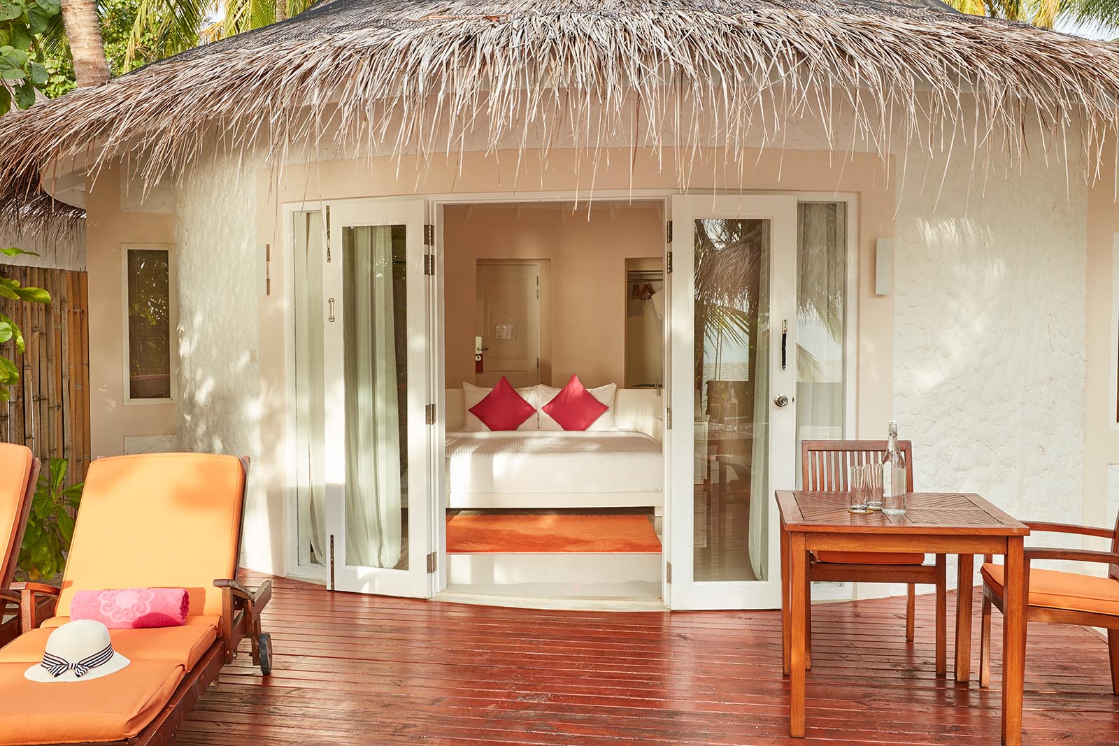 Jacuzzi Deluxe Beach Villas at Sun Siyam Vilu Reef - photo 1