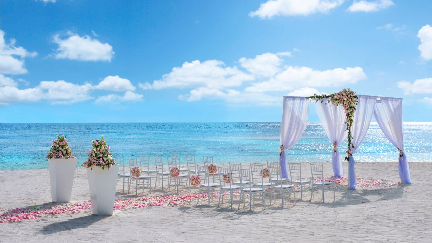 W Maldives gallery image 1